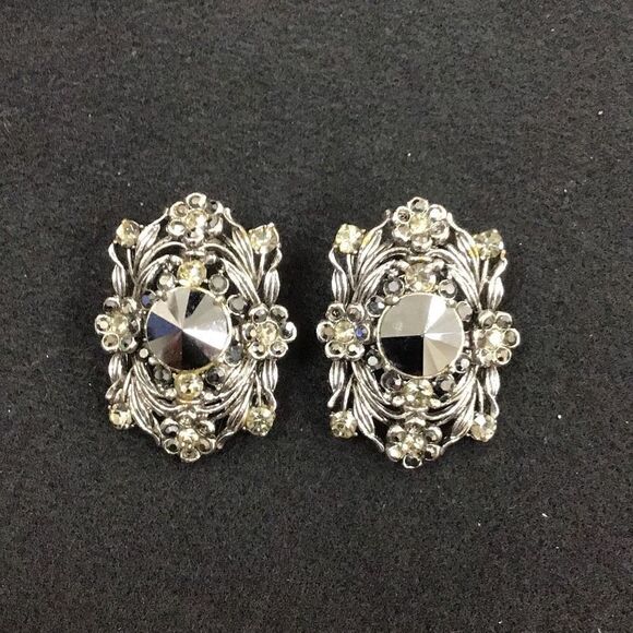 Earrings vintage clip on silver tone with black and white stone accent, so old t - Picture 1 of 6